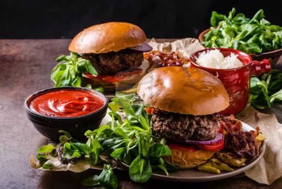 Acı Soslu Hamburger