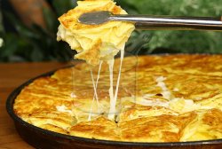 Kaşarlı Börek