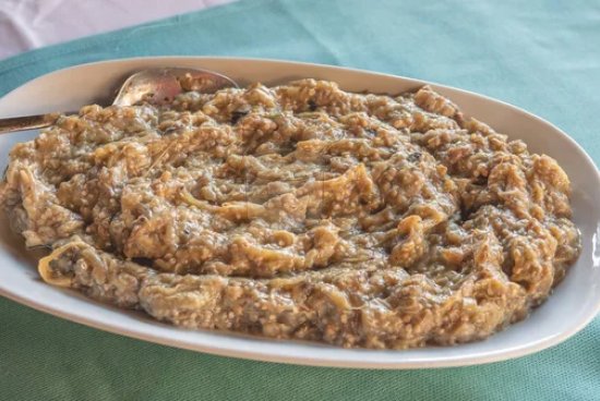 Yoğurtlu Söğürme Salatası